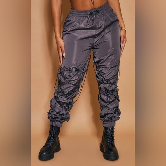 PrettyLittleThing Women Gray Shell Bralet Sweatpants Set Size 8 Babydoll Utility - Picture 12 of 13